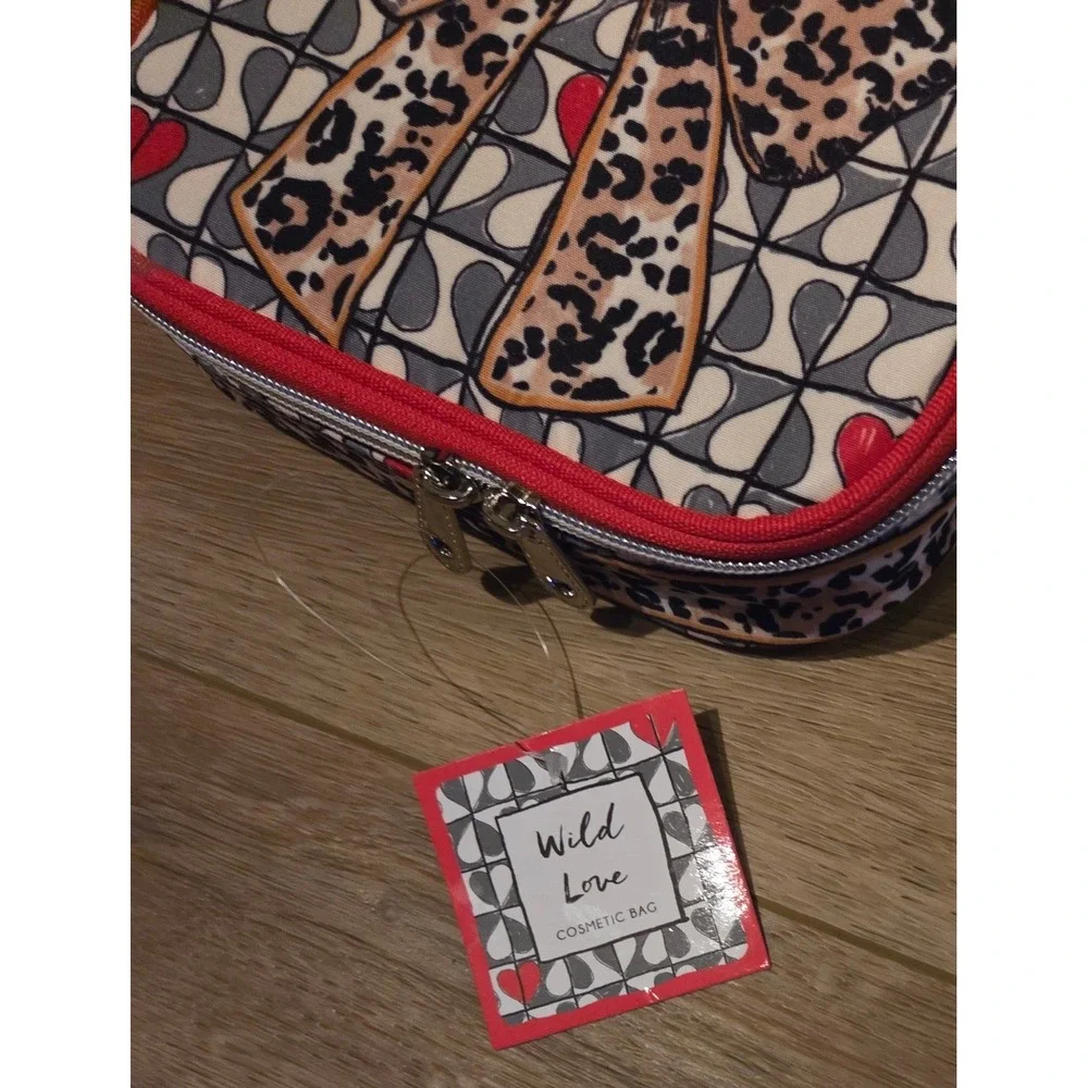 Brighton Wild Love Cosmetic Bag Jewelry Travel Case Cat Leopard Heart NWT‎